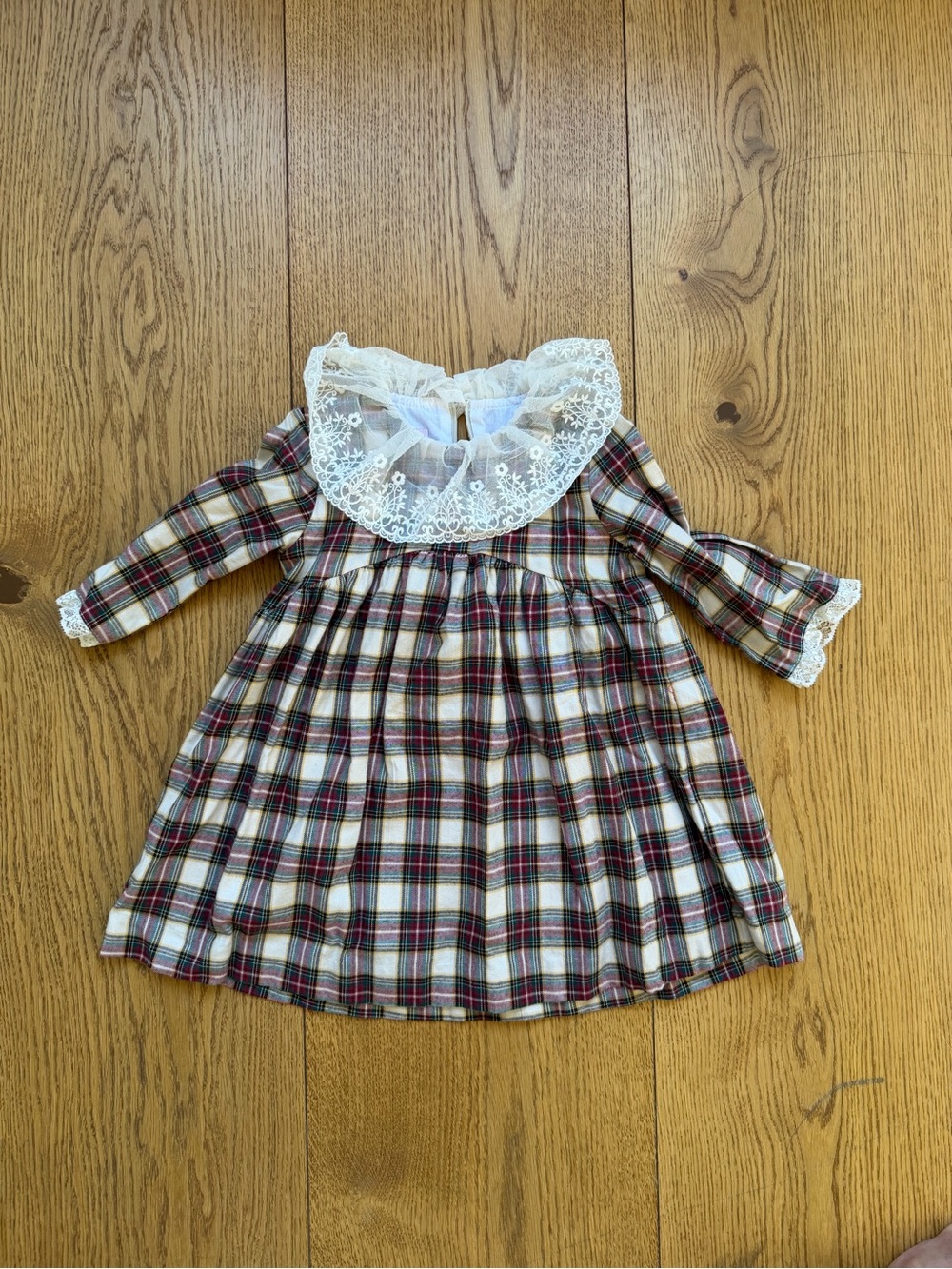 La Coqueta Vintage-Inspired Plaid Girls' Dress with Lace Collar size 2